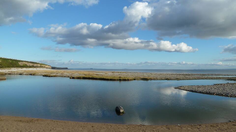 ABERTHAW Rhoose, Barry, The Vale of Glamorgan is that a tyre