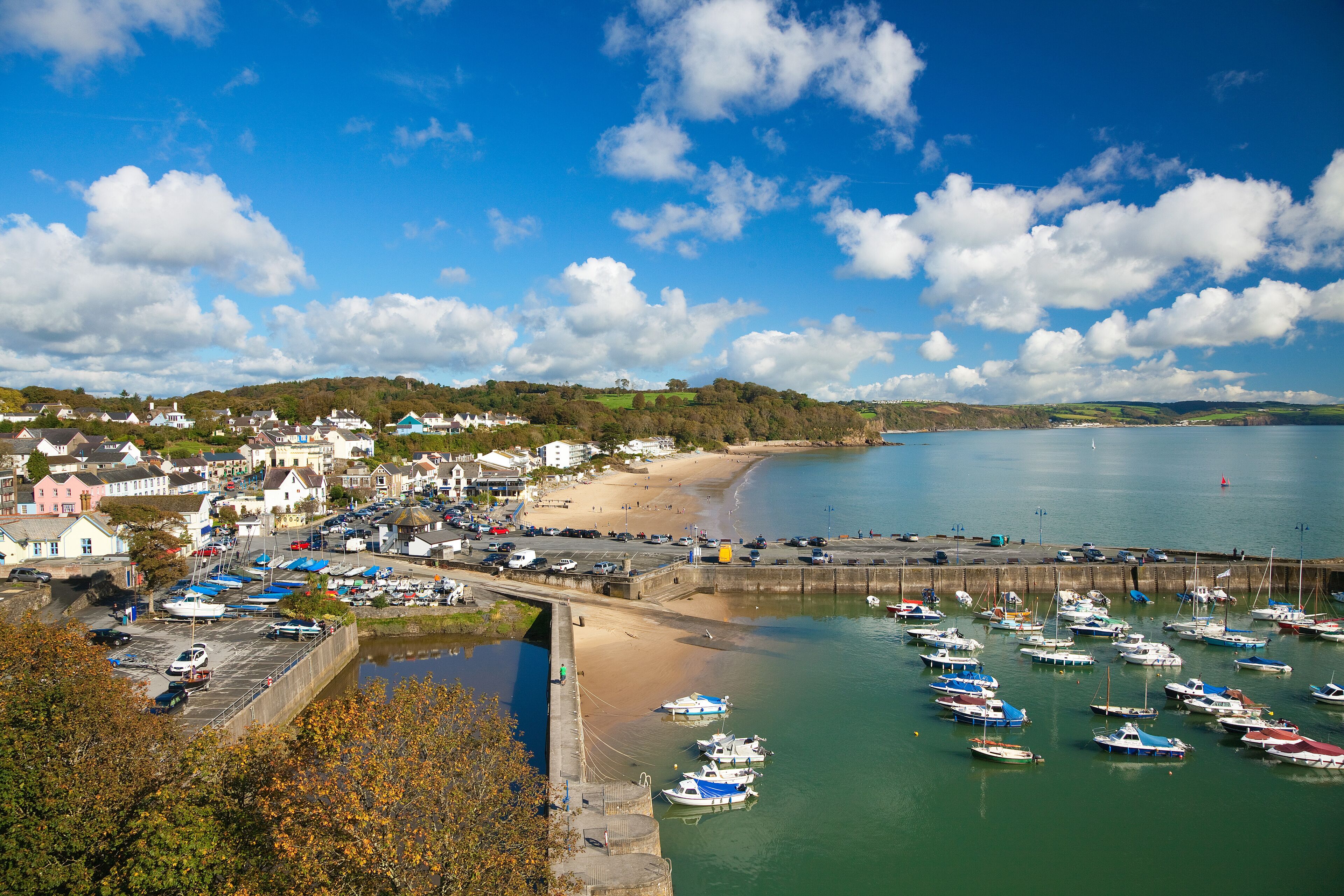 Saudersfoot Harbour and Village, Pembrokeshire, Wales, UK; Shutterstock ID 619250594; purchase_order: SP-1332 HA Batch 2 August 2018; Order: ; client: HomeAway; other: To be paid with HA budget