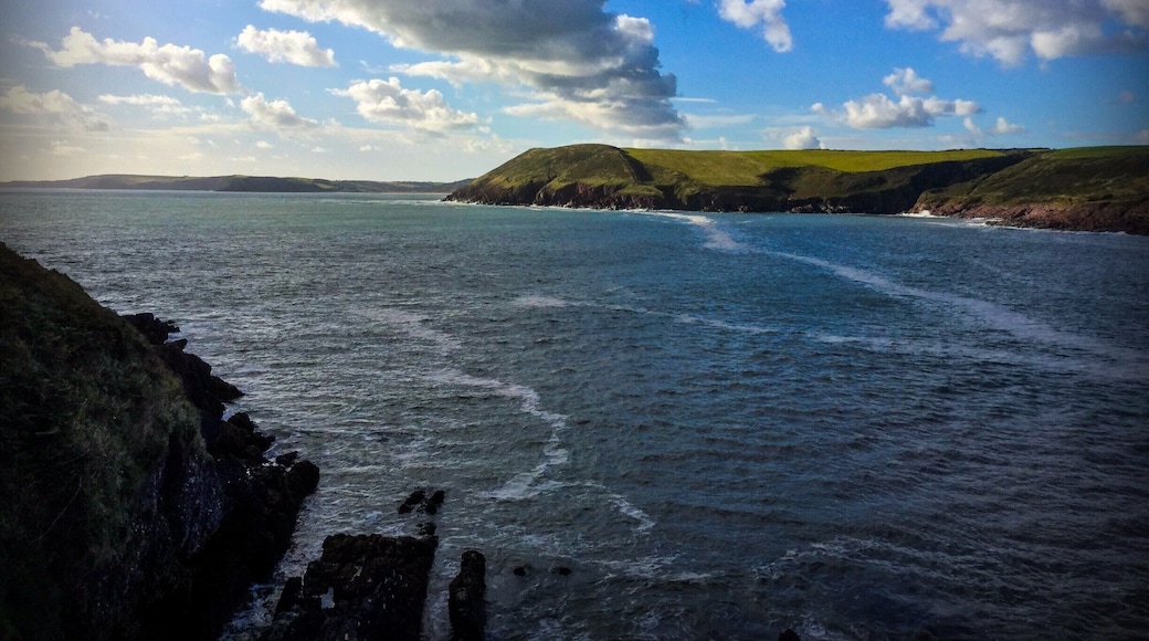 One's destination is never a place but rather a new way of looking at things.
- Henry Miller
I wondered what destination the clouds were headed for. Were the clouds coming or going? Or, was It I, and the globe that I stood upon, that was moving while the clouds persisted in being where they were. And, what of the wind?
My kingdom for a meteorologist, philosopher and mathematician...not necessarily in that order.
#hiking