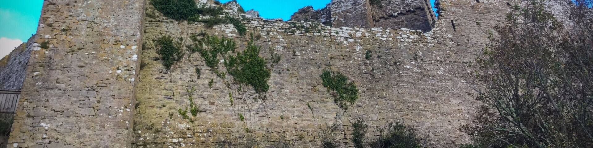 The two most powerful warriors are patience and time.
Leo Tolstoy
Manorbier castle, built at the end of the 11th century, only had two small skirmishes take place at its location. The castle survived those battles. It lost the war, however, with time and patience.
#hiking
https://en.wikipedia.org/wiki/Manorbier_Castle