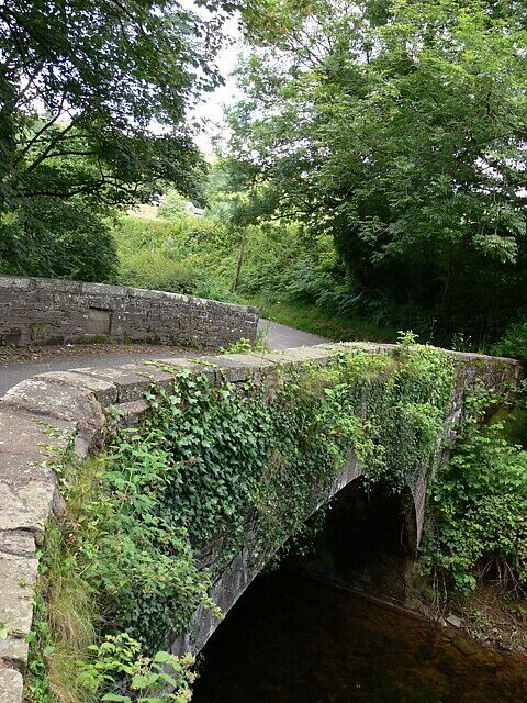 Bridge Over Afon Crai Inscription stones on bridge decayed, stone on nearside shows a date of 1814.