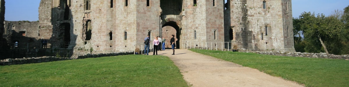 Raglan Castle (2)