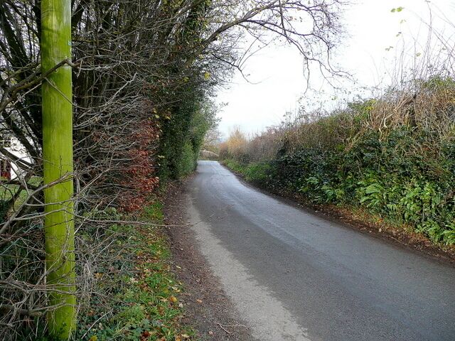Lane to Clytha Heading north from Bettws Newydd.