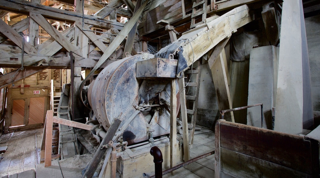 Kennicott fasiliteter samt industrielle elementer og innendørs
