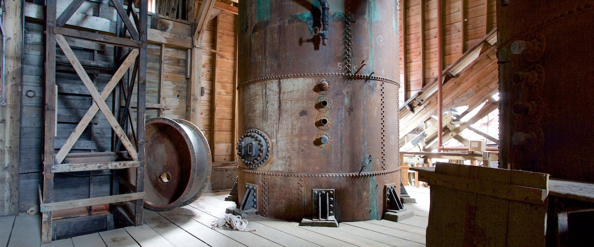 Kennicott featuring industrial elements and interior views