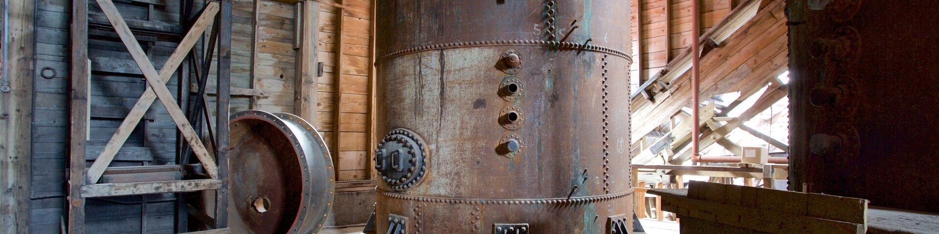 Kennicott featuring industrial elements and interior views