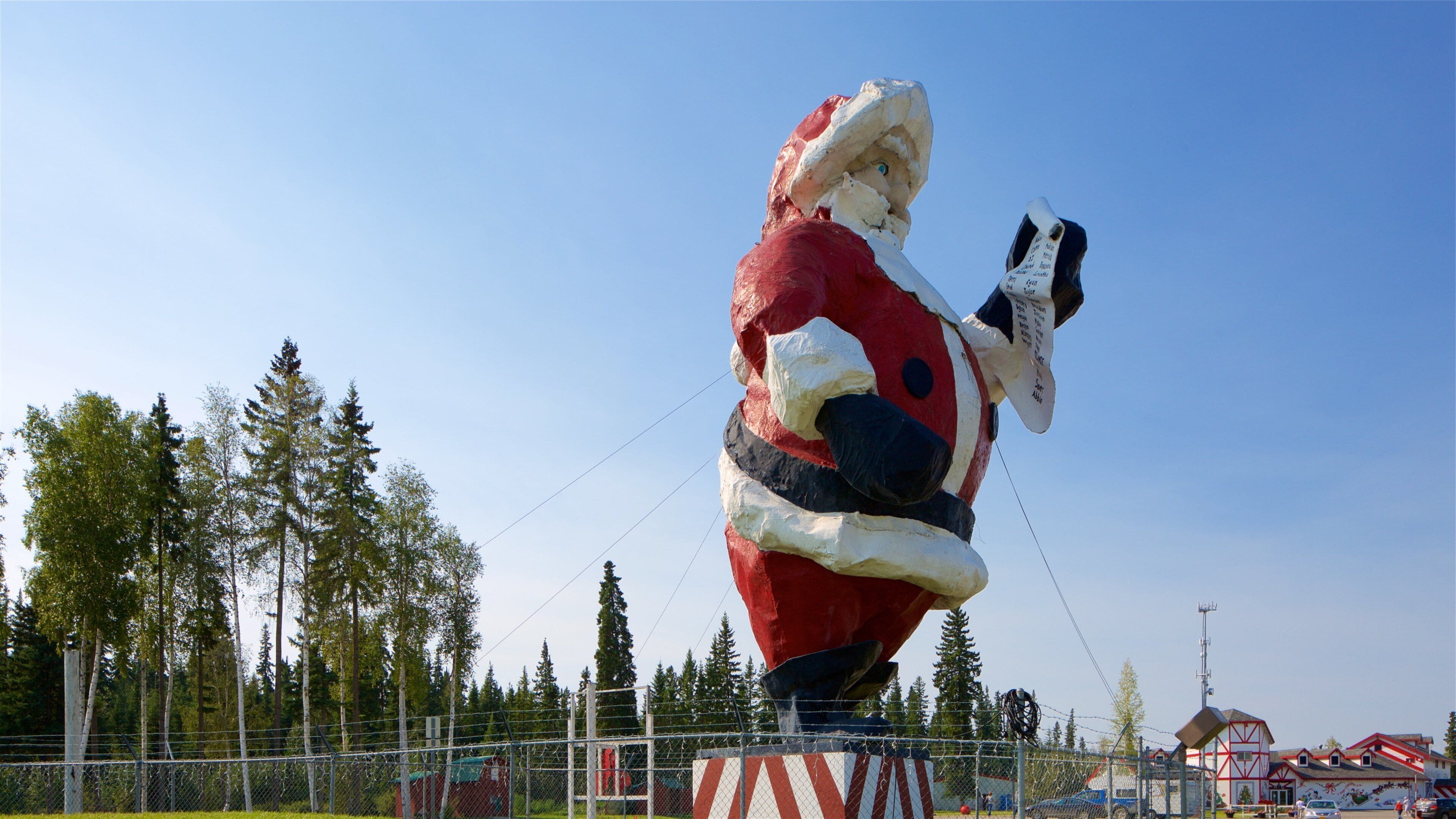 North Pole som viser karusell og statue eller skulptur