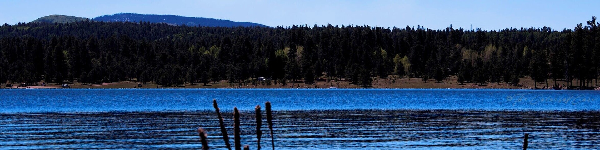 The view all around the lake is just beautiful