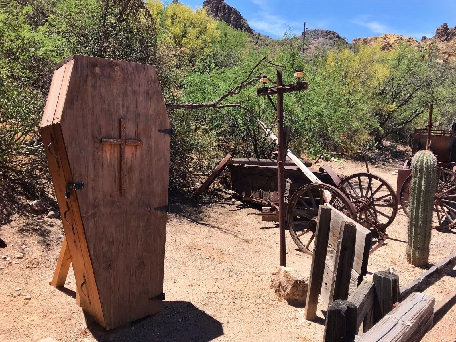 Outside the smallest museum you’ll ever see in probably the smallest town you’ll ever find. Tortilla Flats is a town with only 6 residents and it sits on AZ Rt 88 maybe 2 miles before the paved road becomes a dirt road. This town has a gift store, a little country store, a restaurant, and a tiny museum and not much else. Most people who stop here are working their way along the Apache Loop Trail, which starts in Apache Junction, AZ. Take Rt 88 northeast all the way to Roosevelt Lake then take Rt 188 southeast to Globe and then west back to Apache Junction or all the way back to Phoenix. It’s a gorgeous drive and despite a large part of it being dirt roads, you don’t need a 4x4 to drive it. Tons of camping and hiking areas all along this route. Not sure what this area looks like after the Woodbury Fire though.
#OnTheRoad