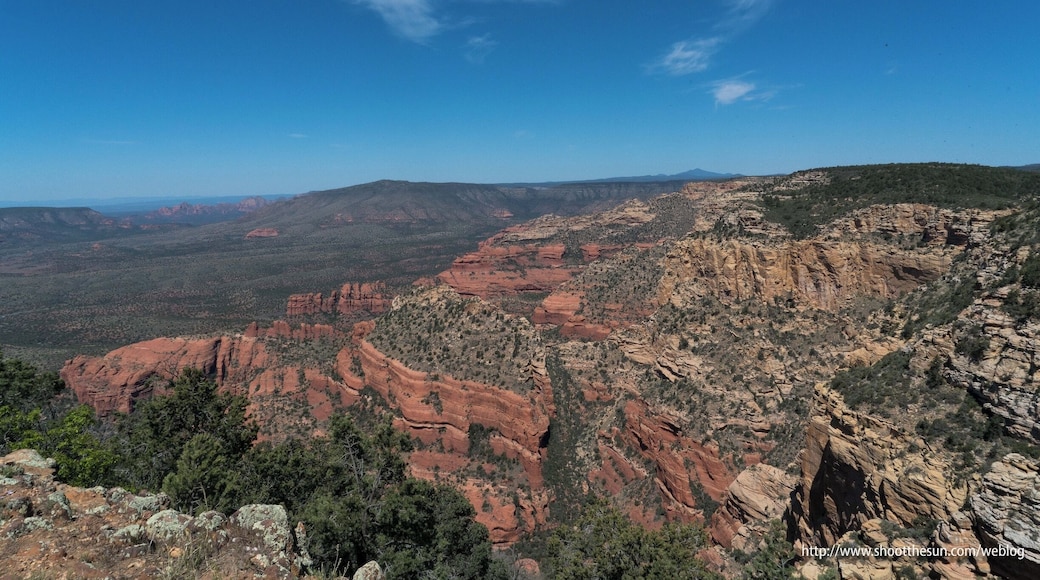 Bear Mountain from the top, with nothing higher along the horizon line until the San Francisco Peaks, some 30 miles in the distance.