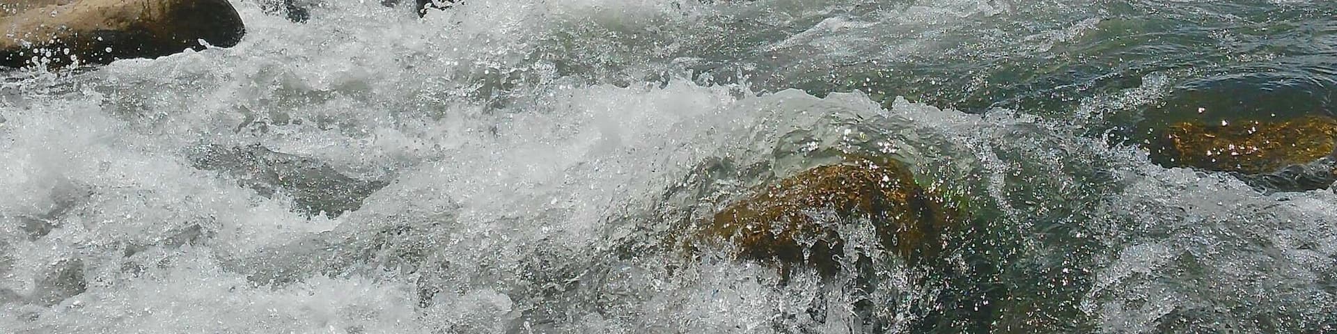 Rafting the Kern River. Even though this year has been dry in California, there's still enough water for some fun. #weekendgetaway