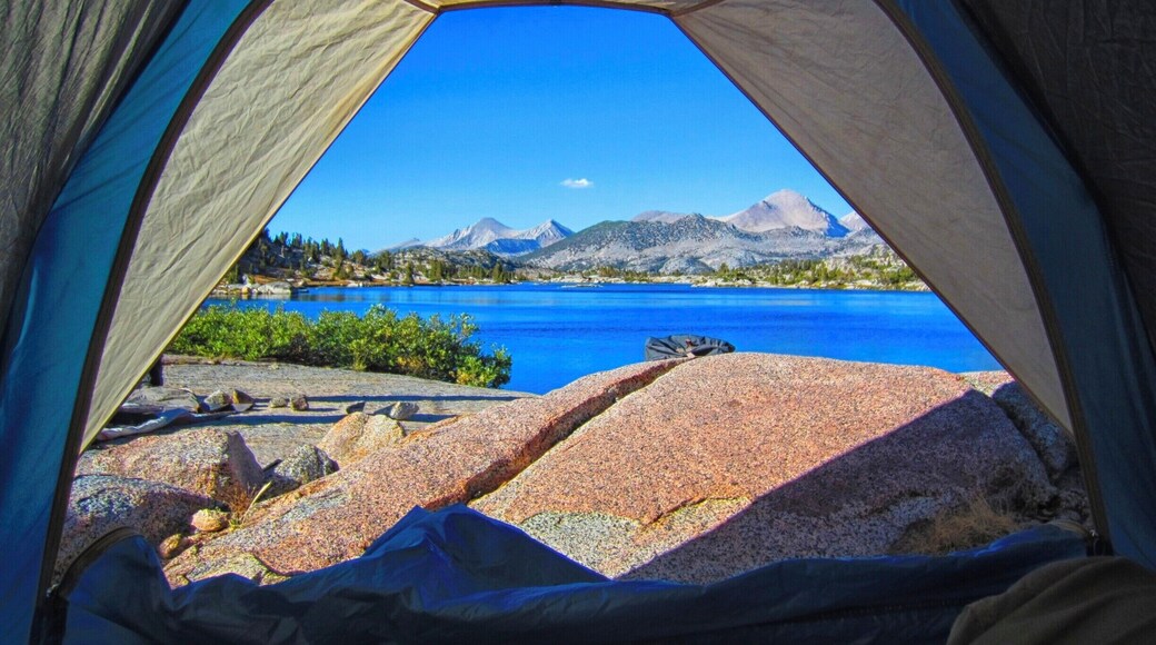 Day 10 on the John Muir Trail. Camped at Marie Lakes overlooking the water
#lifeatexpedia