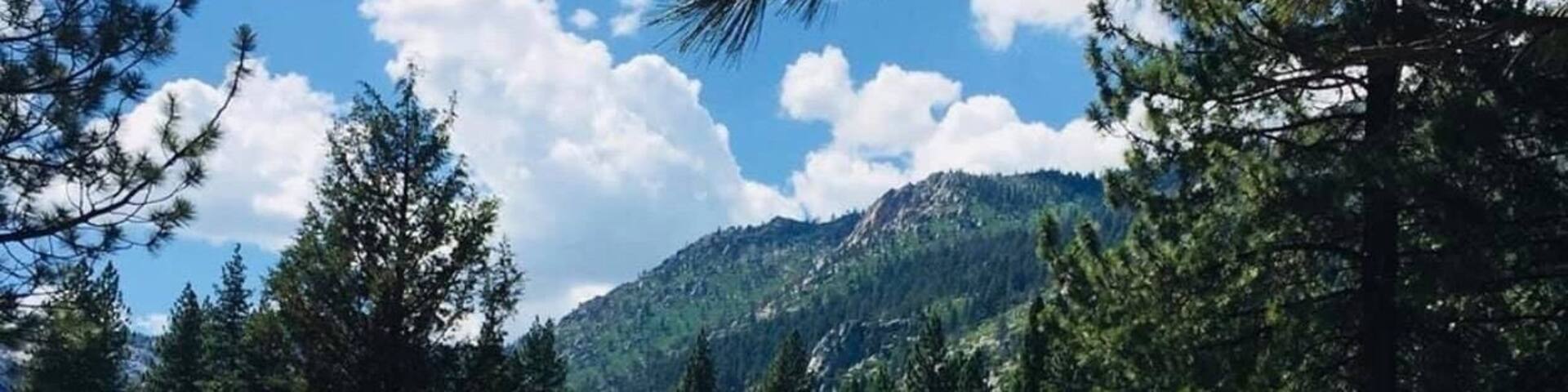 Good place for natural mineral hot spring. Beautiful open field and valley once you arrive. Lovely surroundings and area