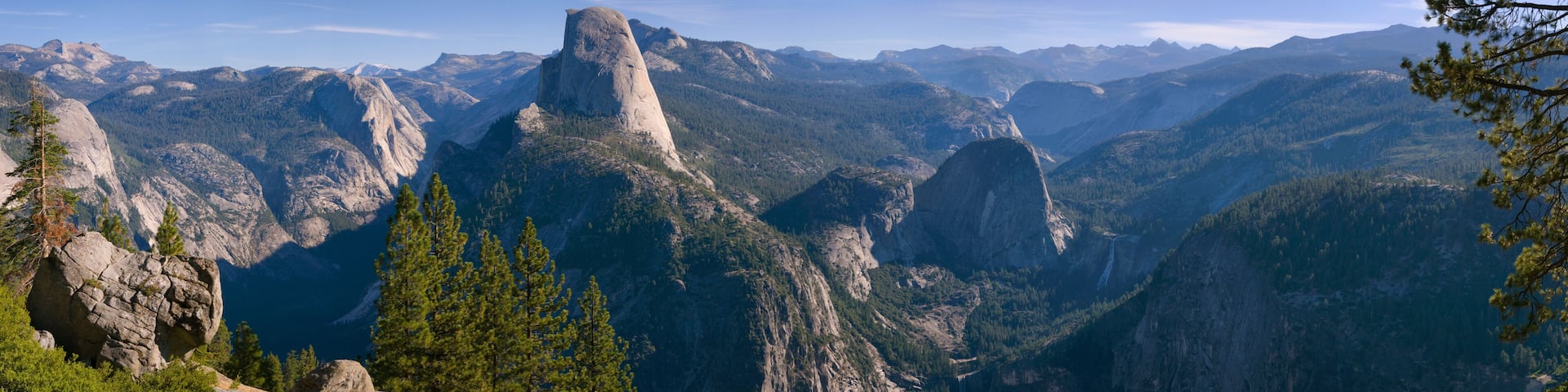 USA, California, Mariposa County, Half dome in Yosemite Valley