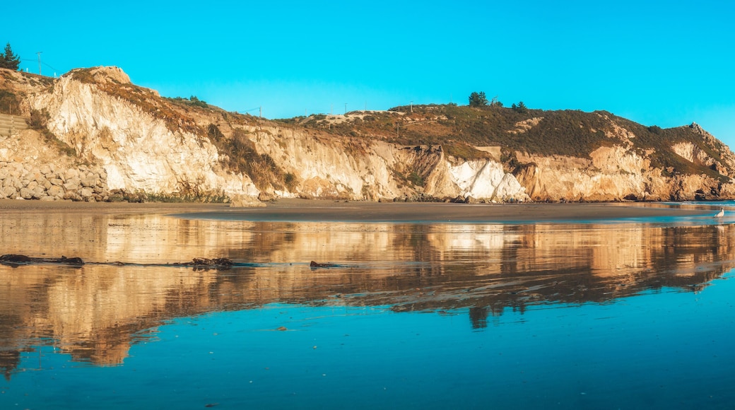 Avila Beach cliffs at sunset, panorama. San Luis Obispo County, beautiful Central Coast of California