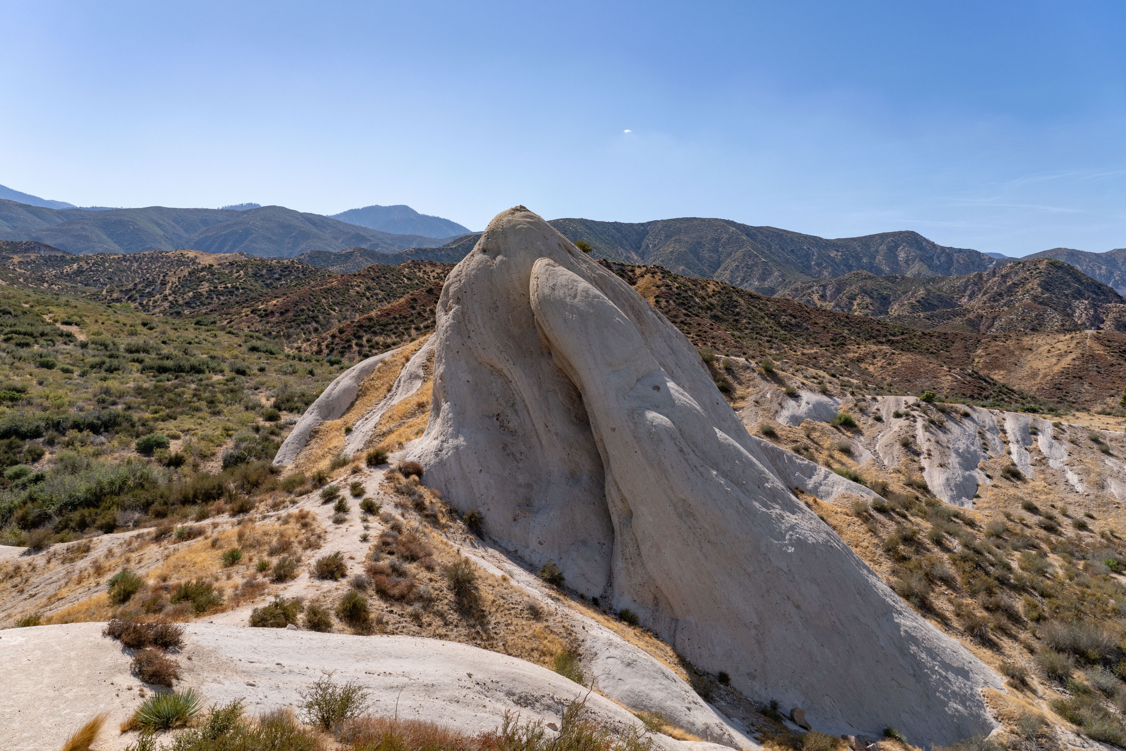 Cajon Valley Formation, Unit 2. Conglomerate and conglomeratic sandstone. Mormon Rocks, Phelan, San Bernardino County, California geology. Cajon Pass.  hogback or hog's back.  San Andreas Fault