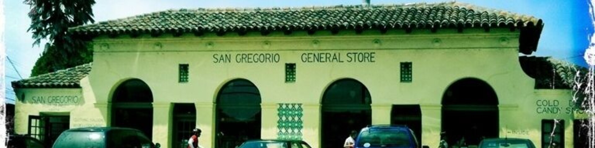 Super cool store & cafe. Really artsy, live music and clean restrooms. Unique souvenirs and lots of cool hats.