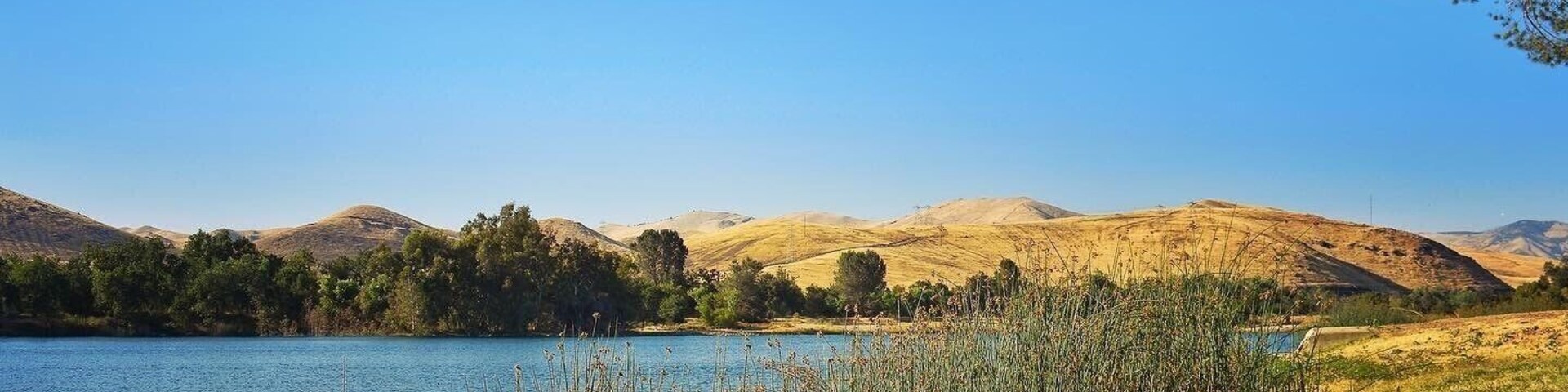 A wonderful hidden and low-populated gem outside the foothills of Sequoia National Park. We stopped here to jump in the lake on a 102 degree summer day after hiking in the mountains. #Trovember #hiddengem #hiddenspots #Trovemberphotocontest #ca