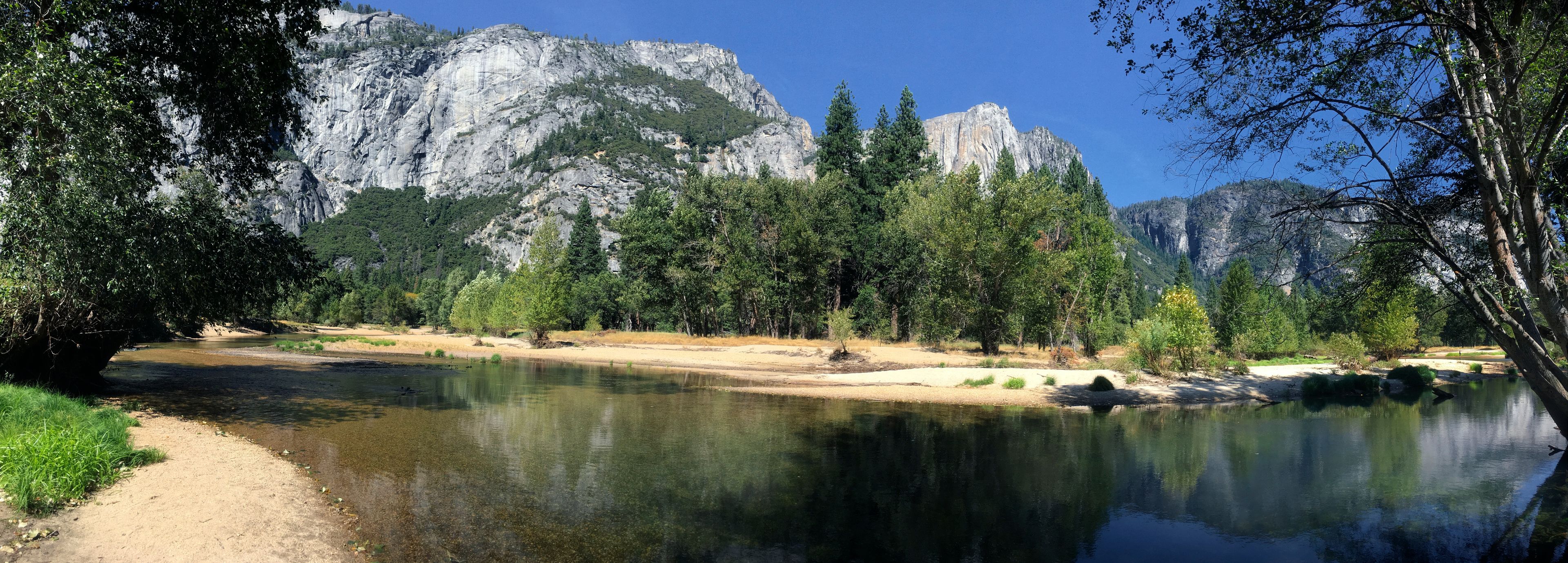 Der Merced River im Yosemite Valley-Panorama