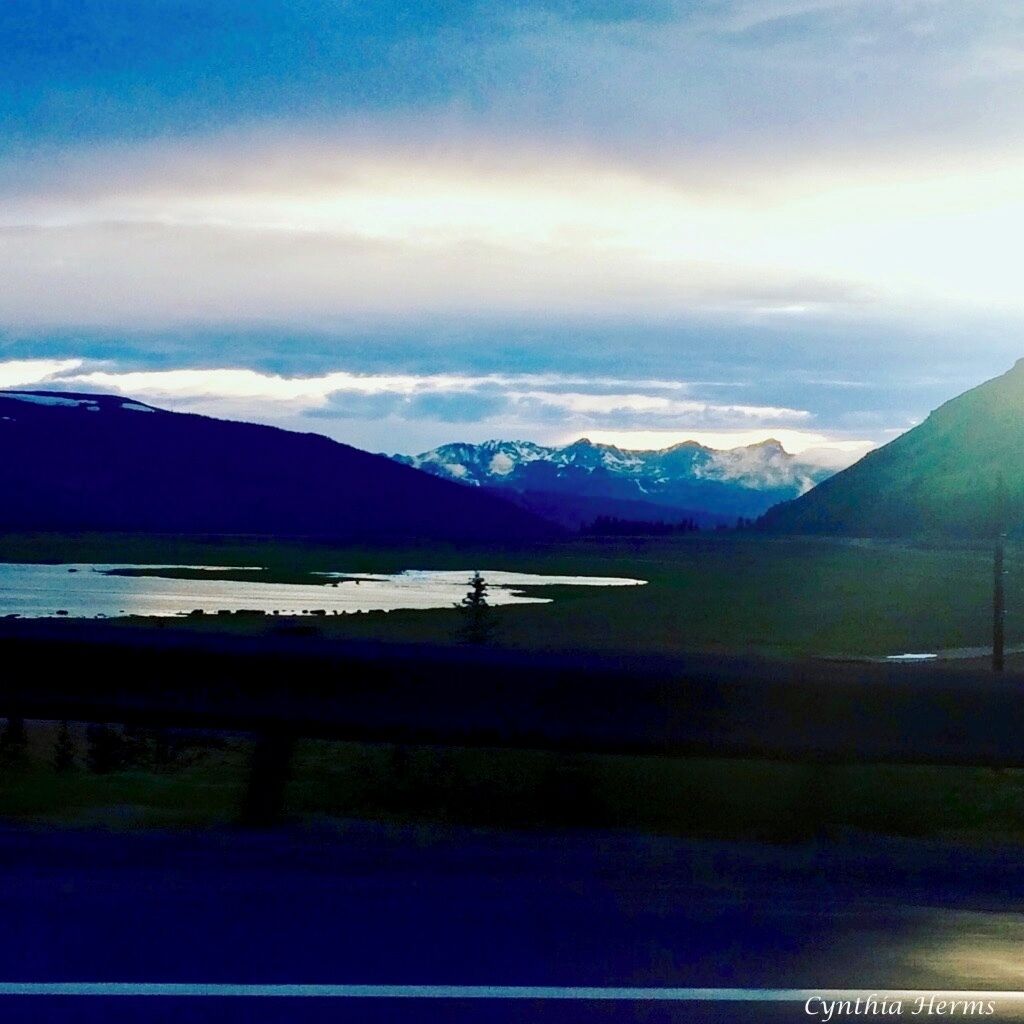 Nothing like Colorado ~ gorgeous panoramas everywhere you go.  Frisco, CO.

iPhone photography while on the road. #BvSBlue #colorado #cynthiaherms