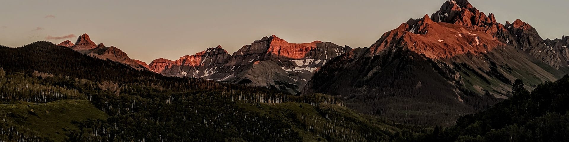 On my way to set up camp at the Blue Lakes Trailhead. Mt. Sneffels looking grand.
•
#Ridgway #Colorado #MountSneffels #Dusk #Alpenglow #SanJuanMountains #Mountains #Landscape #Photography #Nature
