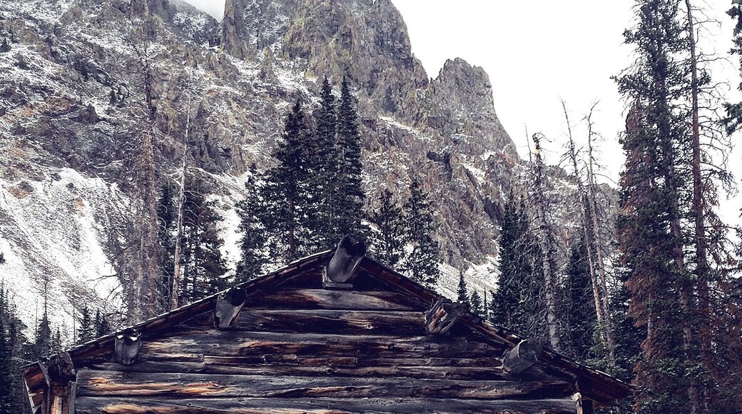 This cool old cabin at the trailhead.