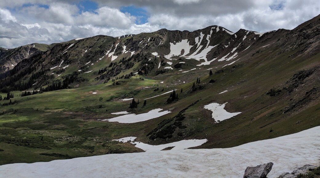 Climbing passes with sweeping views of Never Summer Wilderness and moose! #neversummerwilderness #aboveitall #mountains #coloRADo #rockymountains