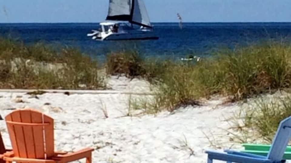 Just a pretty little spot we found, having detoured through Boca Grande on Gasparilla Island off the southwestern coast of Florida.
