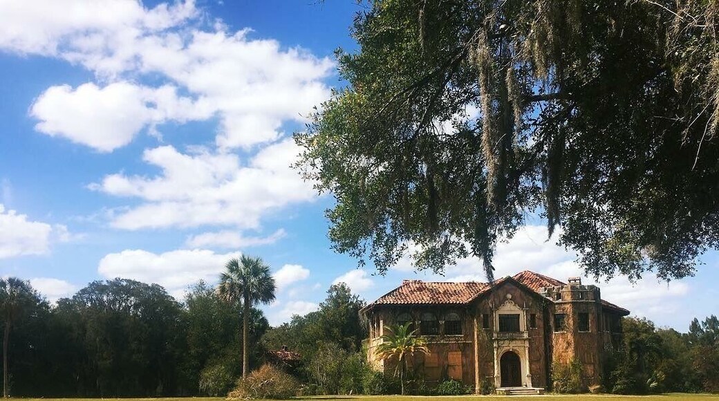 #abandoned Howey in the hills mansion. #roadtrip