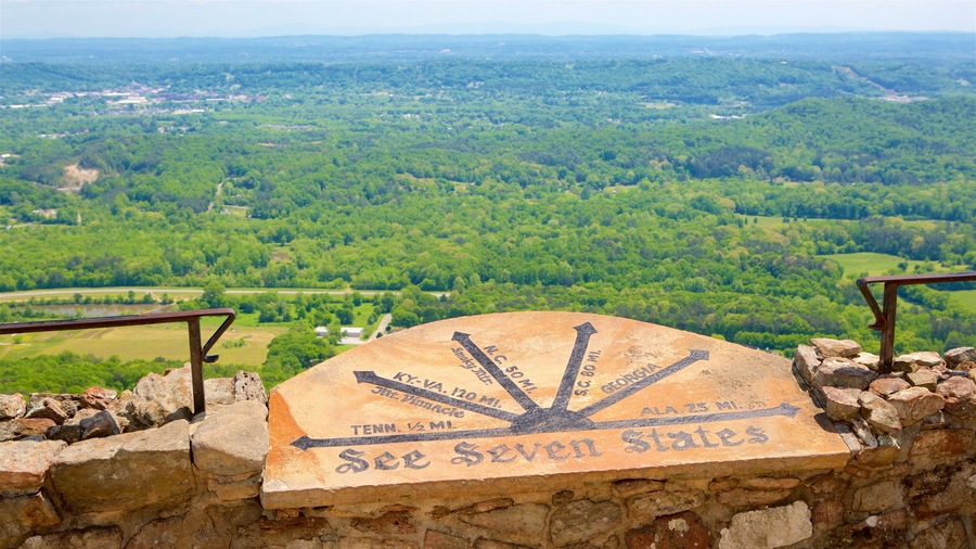Lookout Mountain showing tranquil scenes, signage and views