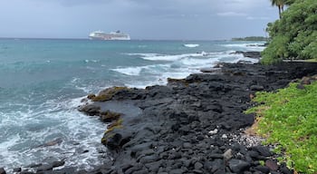 Volcanic rocks along the coast and expanding the size of the island from time to time. Power of nature creating more land ...