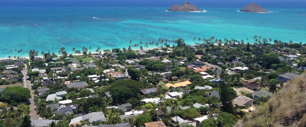 Short little hike to see views like this of the east side of Oahu. Hawaii is beautiful! #blue #lanikai