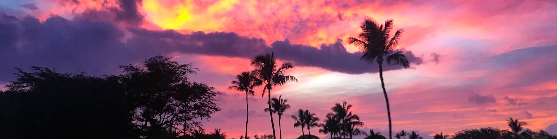 Voggy sunsets on Big Island. #hawaii #lifeatexpedia #beaches #hawaiiisland