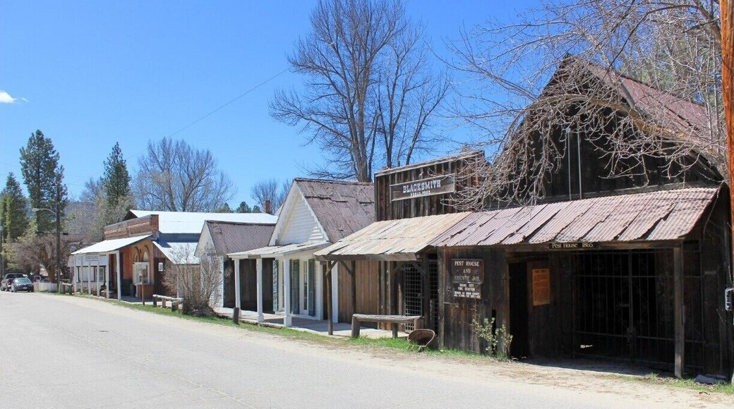 Founded upon gold in 1862. The area produced $250 million in gold, which is more than the 49ers found in California and in the Alaskan Klondike. Yet by 1866 most of the workable streams had been exhausted.