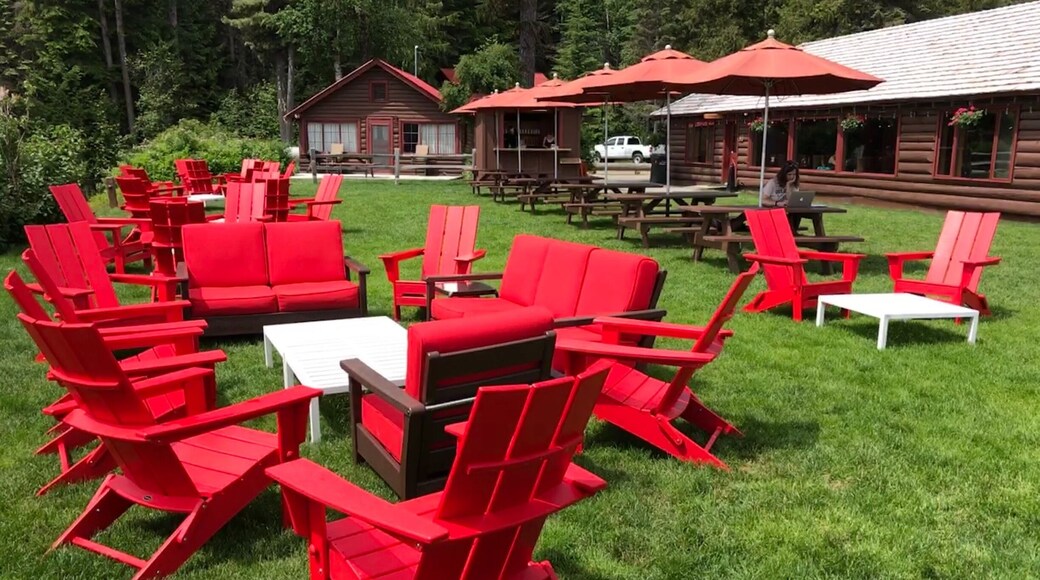 If at Priest Lake, boat to Elkins for Lunch