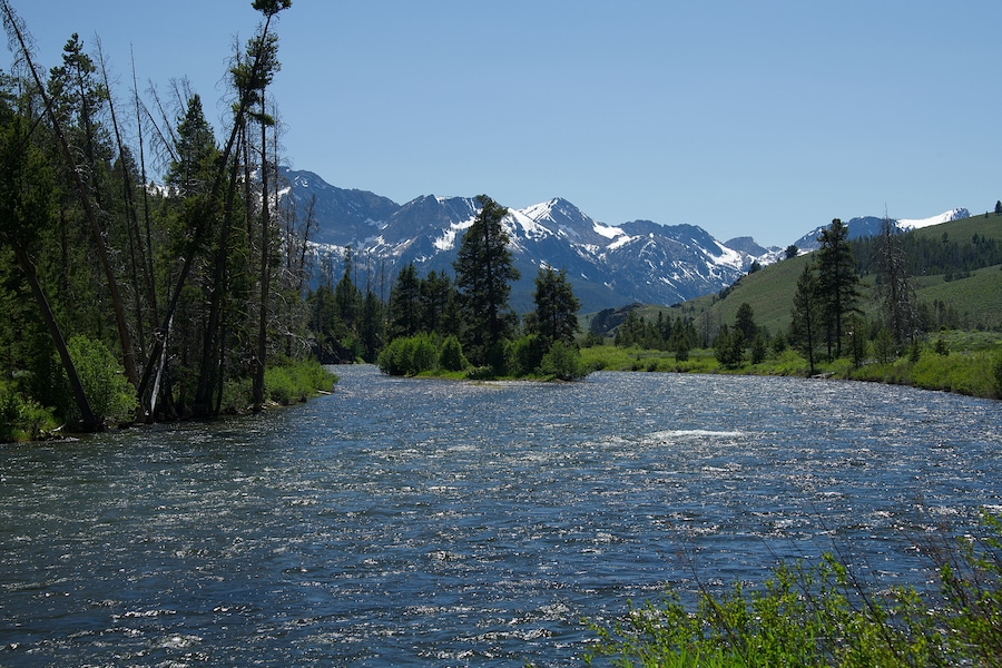 Sawtooth Mountains and the Salmon River near Stanley, Idaho 1800