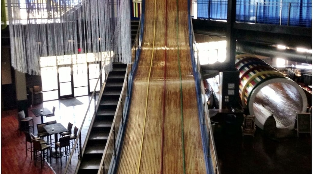 Brand new restaurant, pub, and entertainment center. Showcases old funhouse attractions that were once part of Arnolds Park Amusement Park.
#localgem