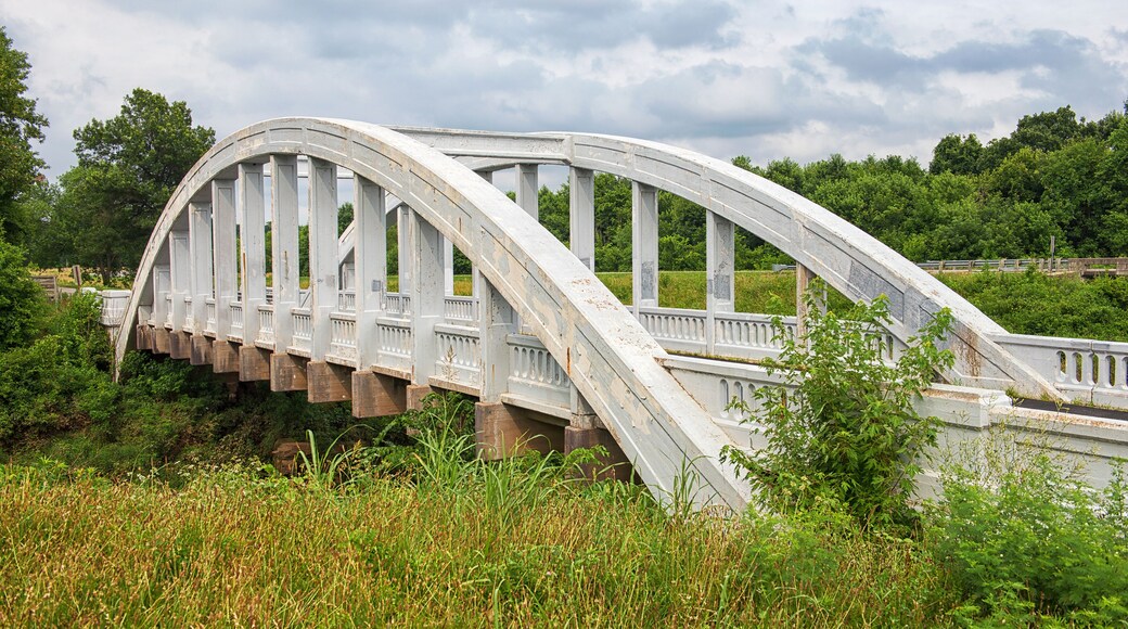 Brush Creek Bridge/Rainbow Bridge in Riverton/Baxter Springs, Kansas. (famous Route 66 attraction)
