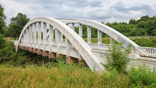 Brush Creek Bridge/Rainbow Bridge in Riverton/Baxter Springs, Kansas. (famous Route 66 attraction)