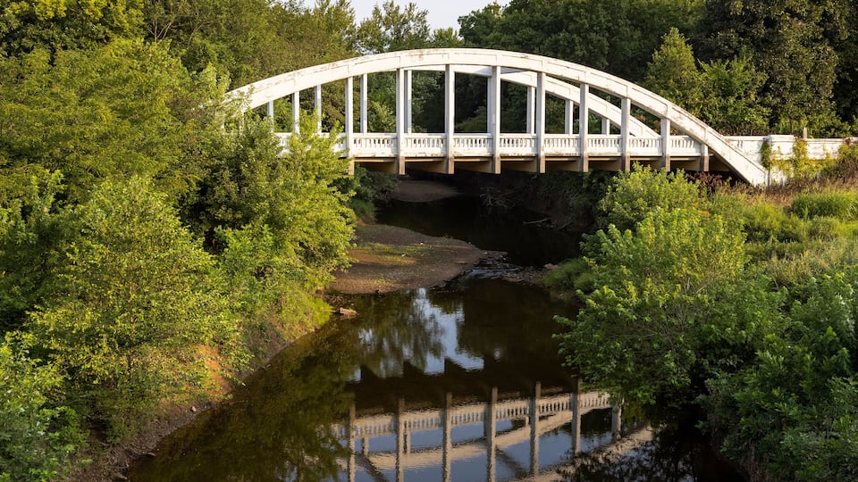 Historic Rainbow Bridge crossing Brush Creek on Route 66.