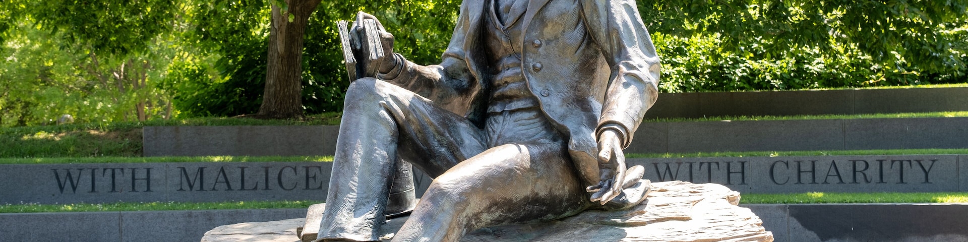 Abraham Lincoln Statue in Louisville, Kentucky, USA, Waterfront park