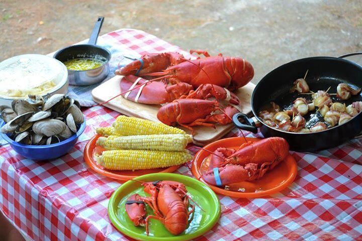 A real Maine lobster feed with a 4-1/2 pound hard shell, 3 small soft shells, scallops wrapped in bacon, steamer clams, corn on the cobb, garlic mashed potatoes, and lots of melted real butter.  Yummmmy...
#FoodieFinds

