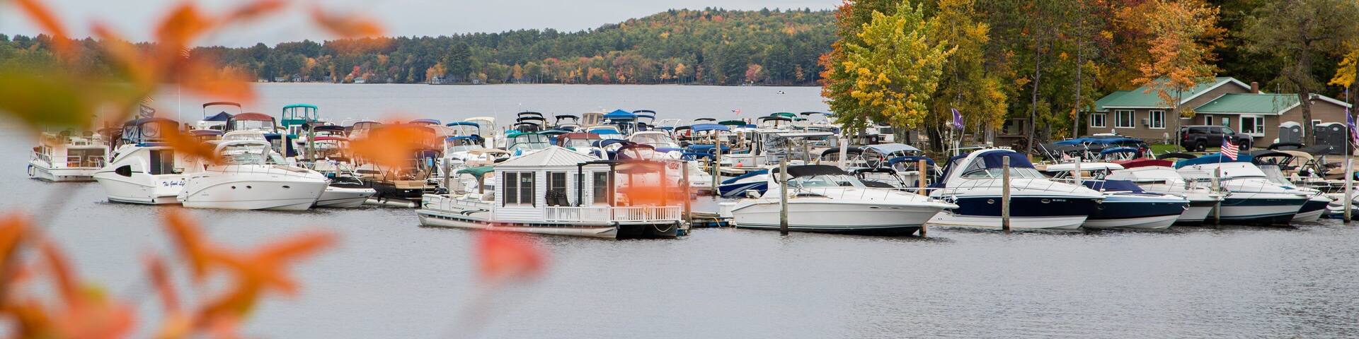 Naples showing a bay or harbor