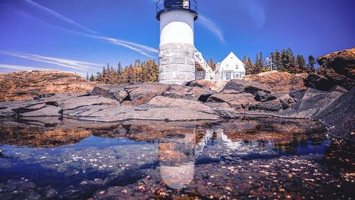 Marshall Point Lighthouse is located near the fishing village of Port Clyde, Maine. The Lighthouse property includes the wonderful light, connected via the long wooden runway to the property, a lovingly-restored Keeperâs House, as well as welcoming grounds and complimenting gardens. In The Keeperâs House, there is an extensive museum housing exhibits centered on the lighthouse as well as a historic look into the industries and life on our peninsula.
As an interesting detail, in the movie âForest Gumpâ Tom Hanks concluded his long run on the lighthouse runway.
There is âlimitedâ but adequate parking available with easy access to the grounds and Museum.
#lighthouse #maine