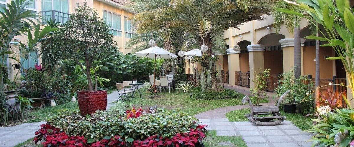 A charming boutique hotel in Khon Kaen, Thailand. It is situated in the city center, but set off the road enough that you do not get noise from the street traffic. It's very serene and the spacious balconies are a great place to relax. Good breakfast buffet too!
For more info on our stay at Piman Garden Boutique Hotel, please visit http://thetradingtravelers.com/hotel-review-in-khon-kaen-piman-garden-boutique-hotel/