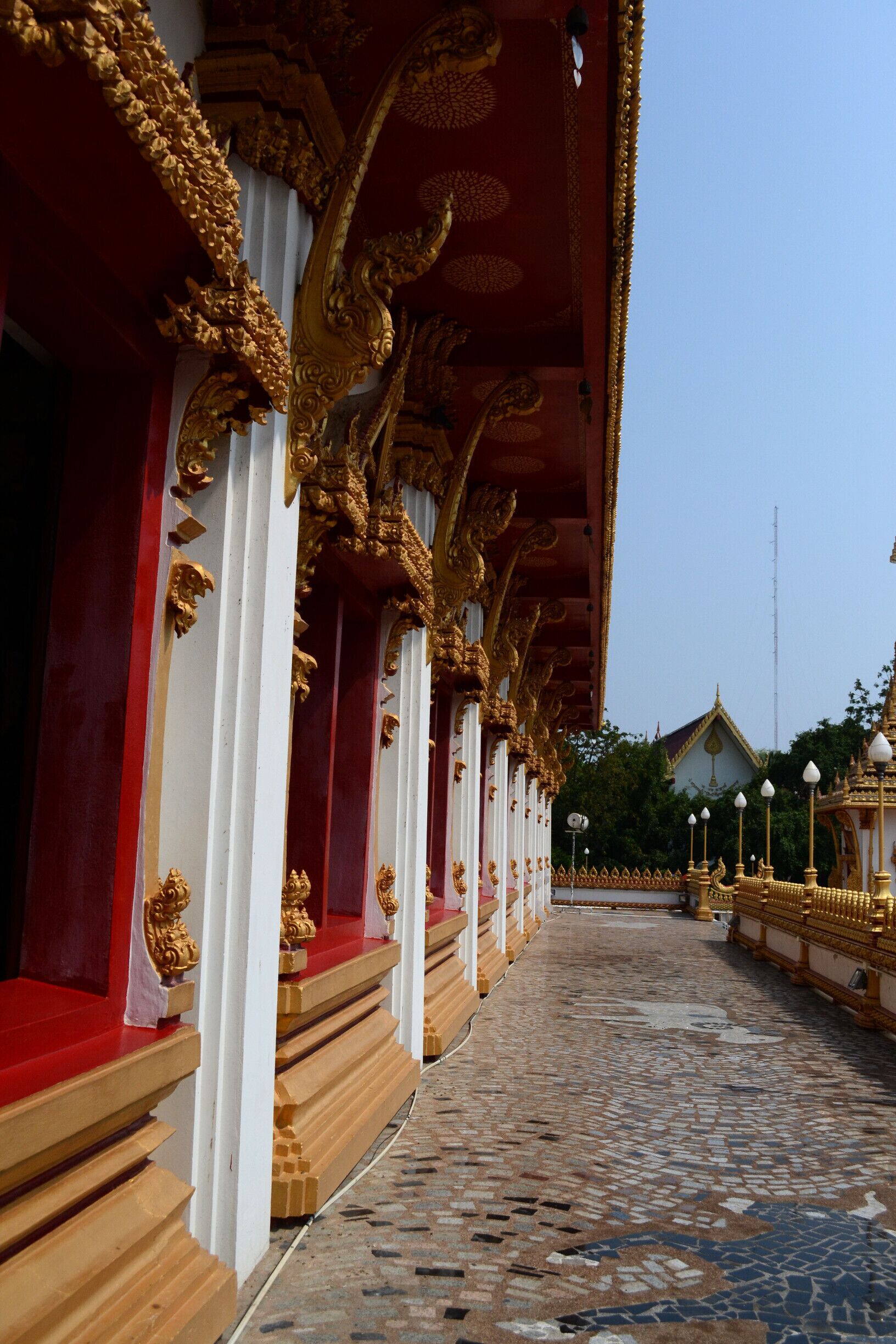 Wat Nong Wang, the tallest temple in E-san, overlooks Bung Kaenakorn, a sizable lake and surrounding park. Visitors to the temple may climb to the 9th floor to observe the bustle of the city or to pray. The way to the top winds past historic offerings and moralistic murals as well as the personal effects of important monks. The view is worth the climb but if you're tall, watch your head.

#architecture #stunningstructures