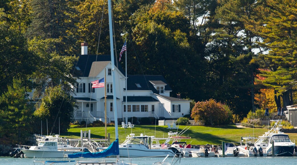 York Harbor featuring a bay or harbor and a house