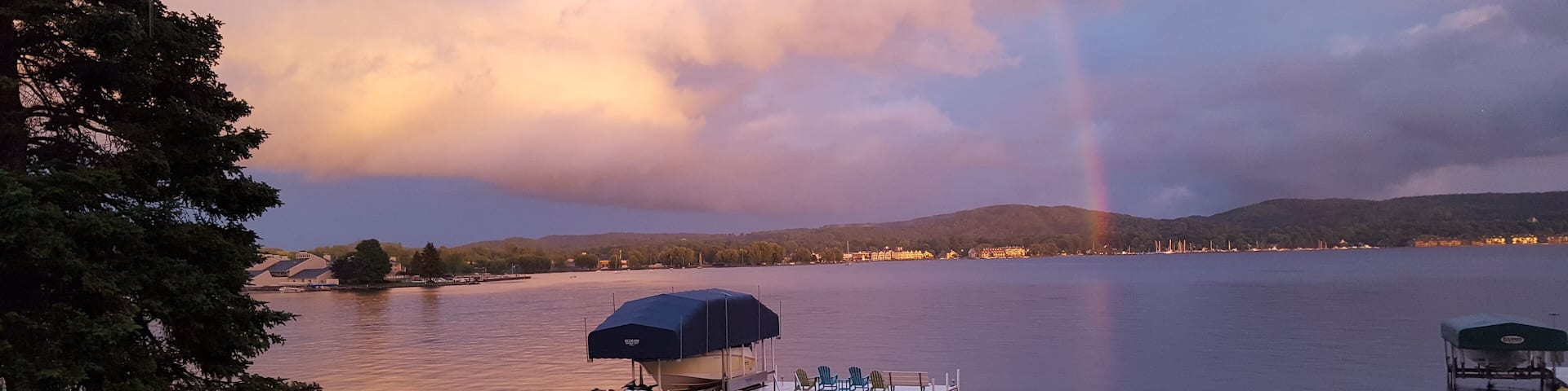 Rainbow sunset over Lake Charlevoix #puremichigan #lakelife
#boynecity #perspectives