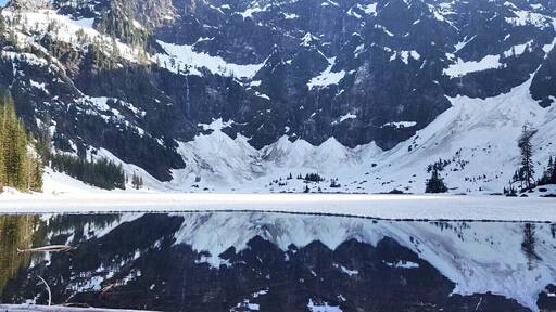 Nature at its best... #lifeatexpedia #summer #evergreenstate #washington #seattlebeauty #laketwentytwo #frozen
