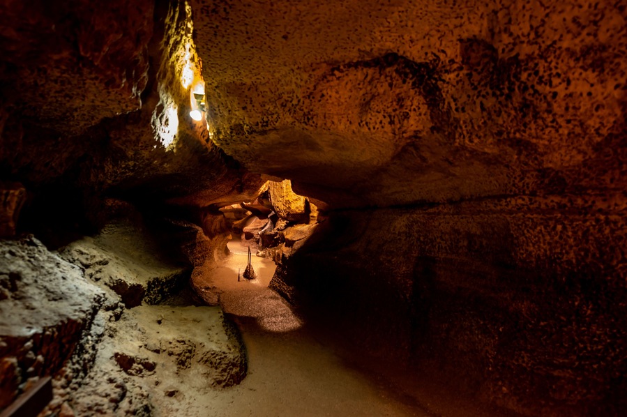 Lighted trail path in underground in Niagara Cave, MN